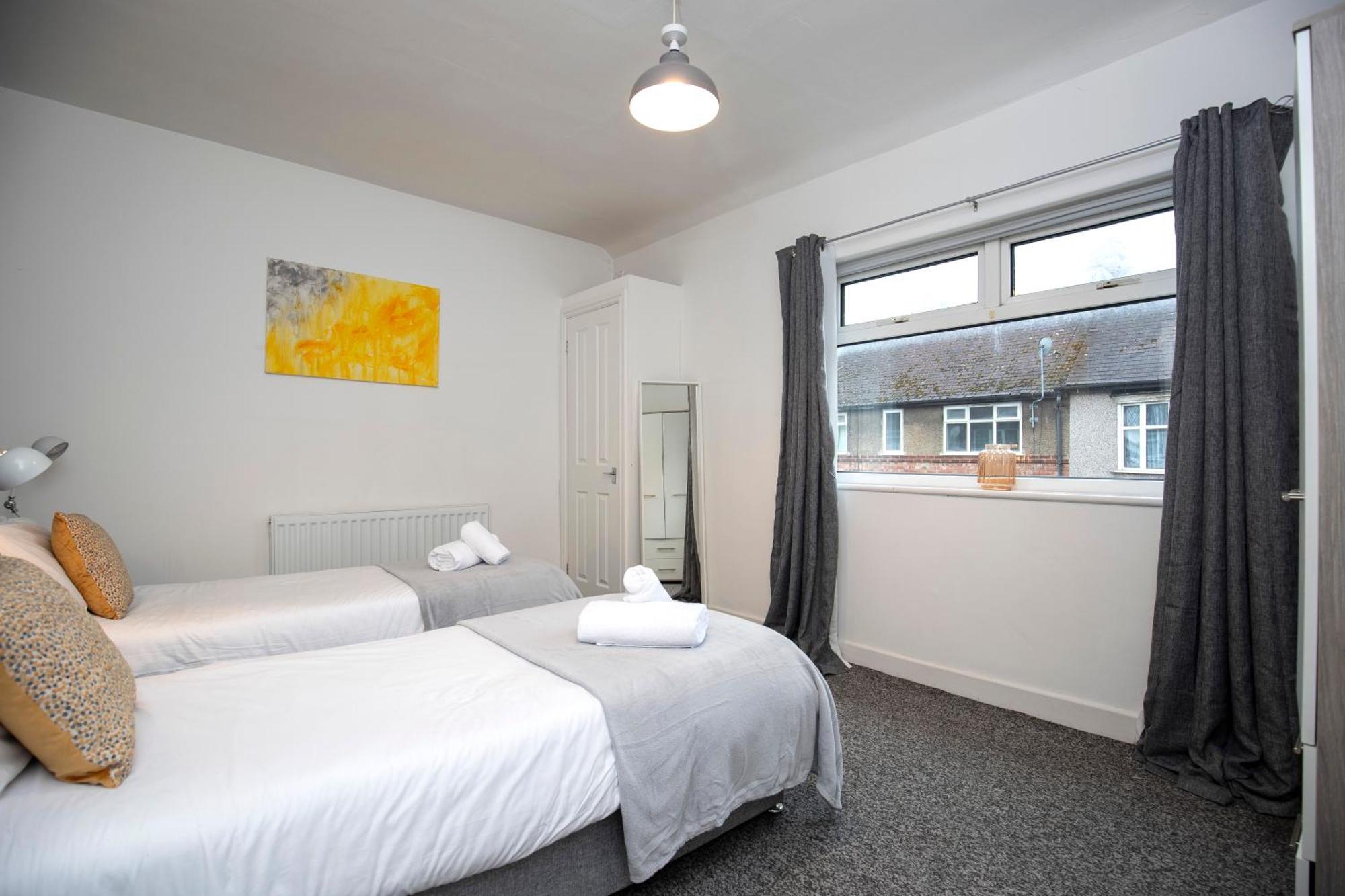Quiet And Comfy House With 2 Bedrooms And 2 Bathrooms Super Fast Wifi And Crisp Hotel Standard White Linen Hosted By Our Home Short Stays Darlington (Durham) Exterior foto