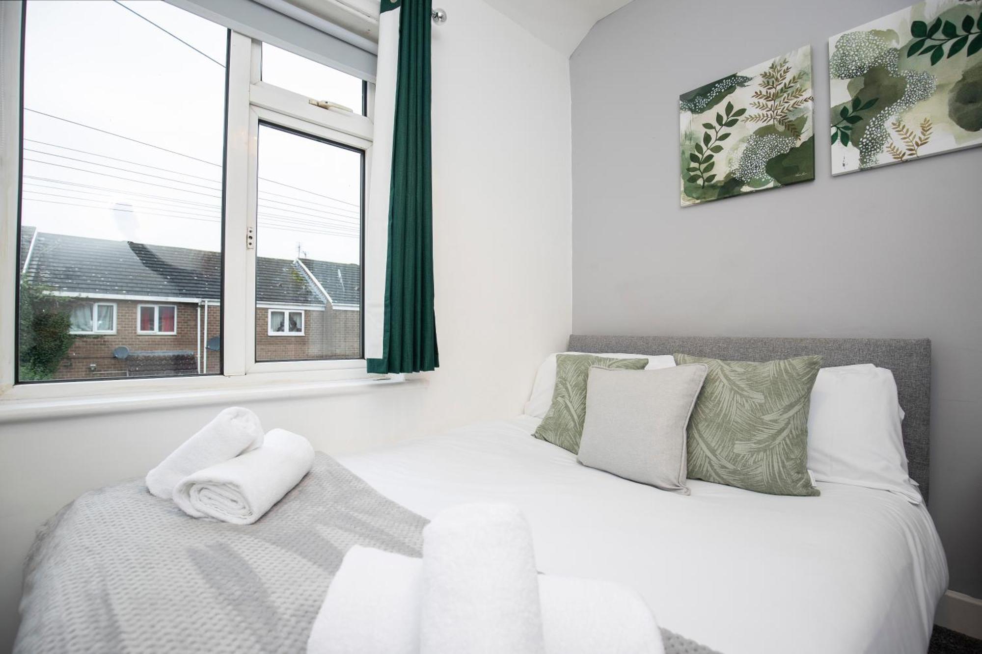 Quiet And Comfy House With 2 Bedrooms And 2 Bathrooms Super Fast Wifi And Crisp Hotel Standard White Linen Hosted By Our Home Short Stays Darlington (Durham) Exterior foto